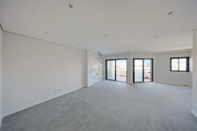 Apartamento T3 para Venda em Quelfes