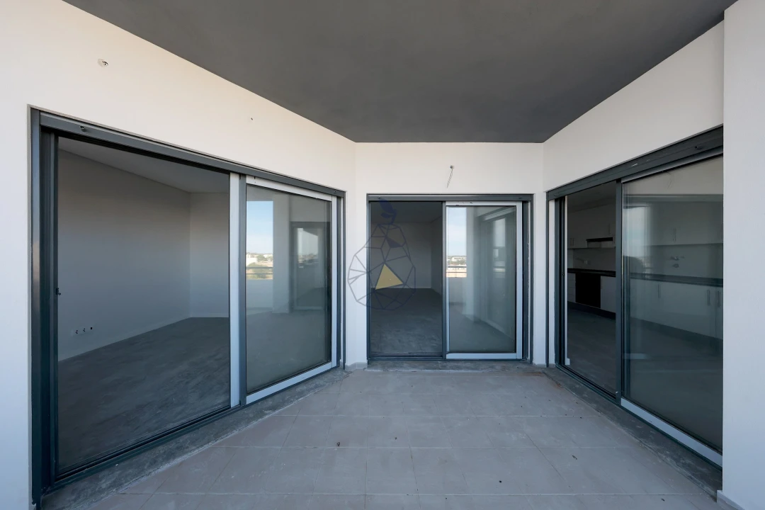 Apartamento T3 para Venda em Quelfes Foto 9