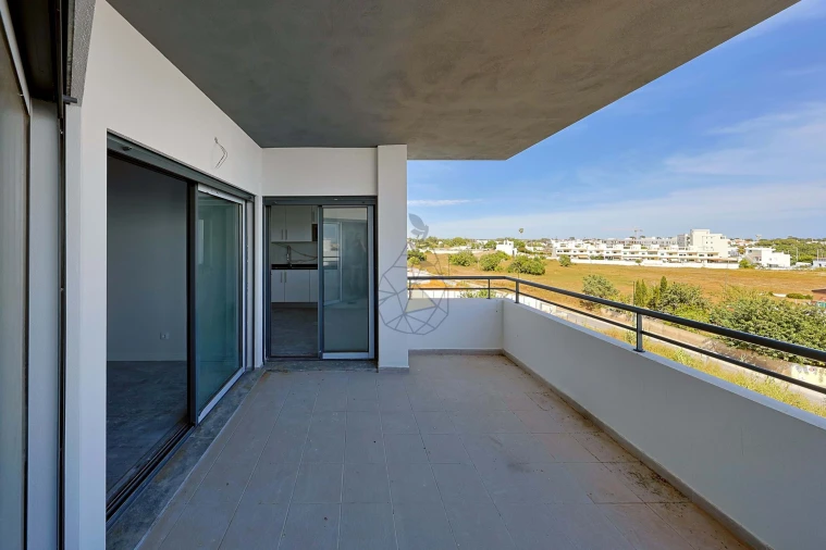 Apartamento T3 para Venda em Quelfes Foto 8