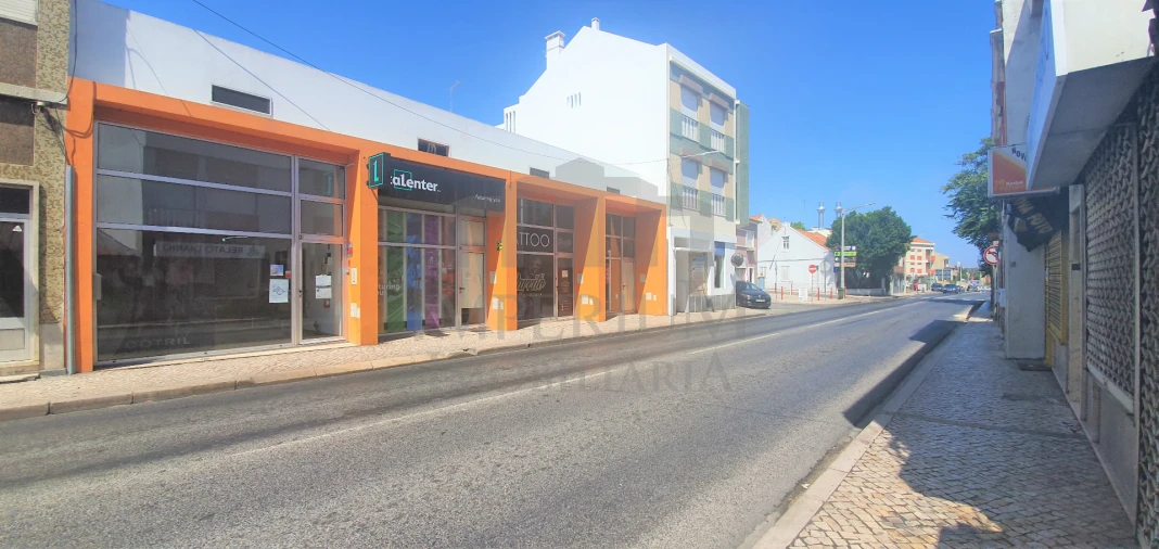 Loja para Venda em Carregado e Cadafais Foto 2