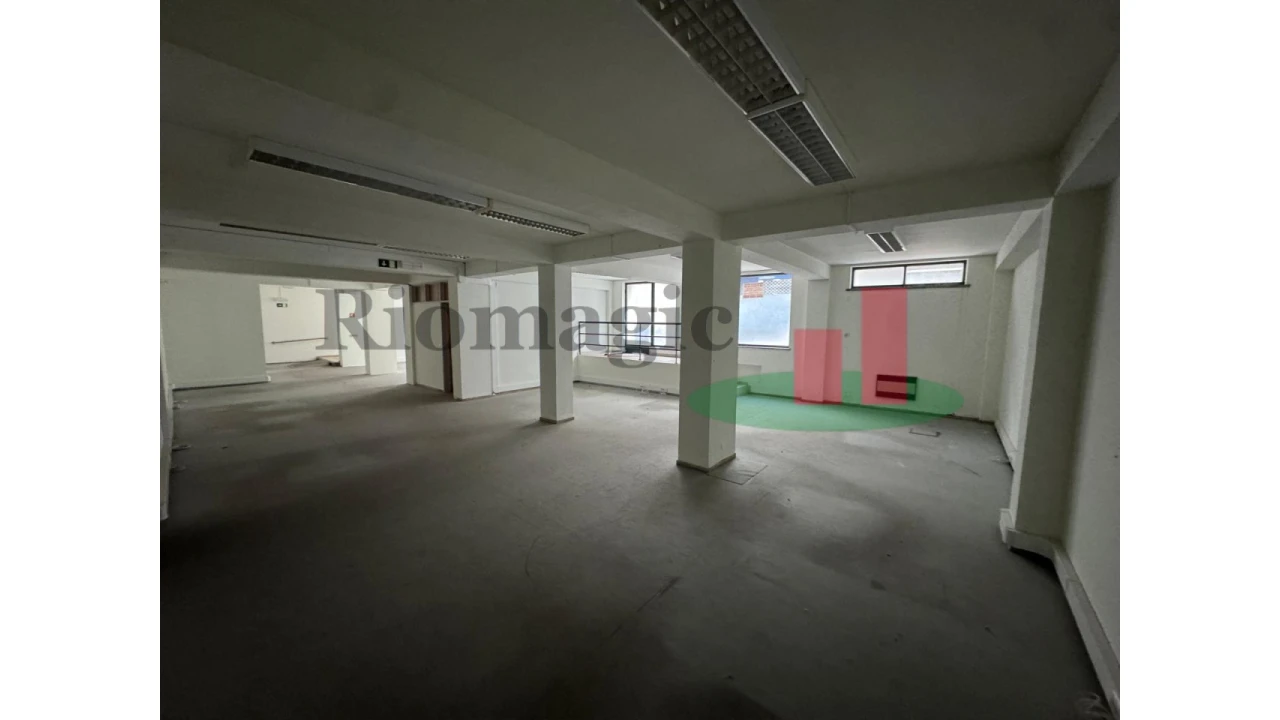 Loja para Venda em Torres Novas (Santa Maria, Salvador e Santiago) Foto 1