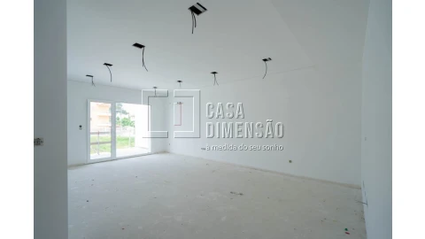 Moradia T4 para Venda em Corroios