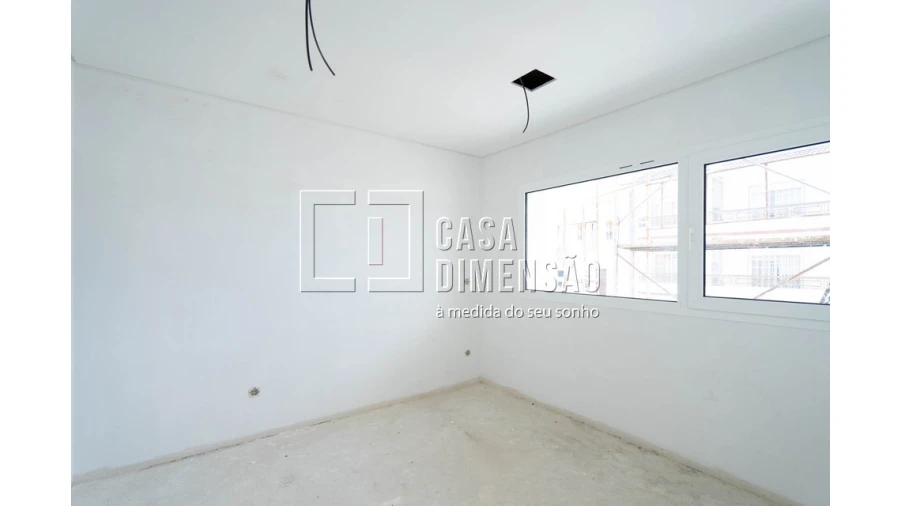 Moradia T4 para Venda em Corroios Foto 11
