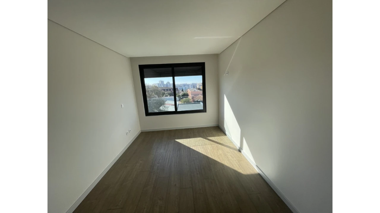 Apartamento T4 para Venda em Cedofeita, Santo Ildefonso, Sé, Miragaia, São Nicolau e Vitória Foto 12