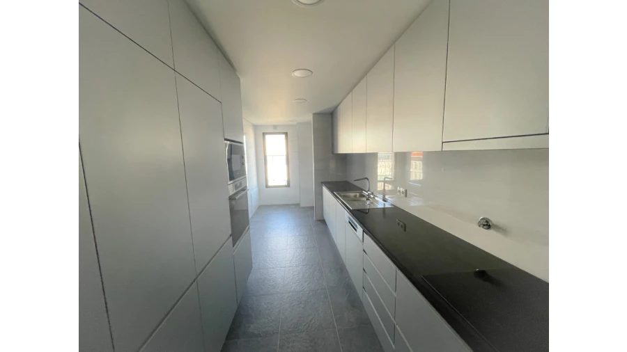Apartamento T4 para Venda em Cedofeita, Santo Ildefonso, Sé, Miragaia, São Nicolau e Vitória Foto 5