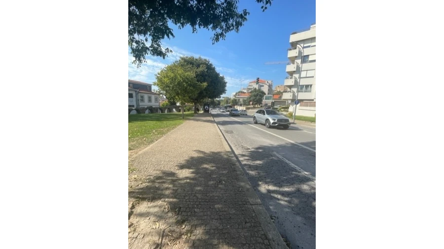 Garagem para Venda em Aldoar, Foz do Douro e Nevogilde Foto 1