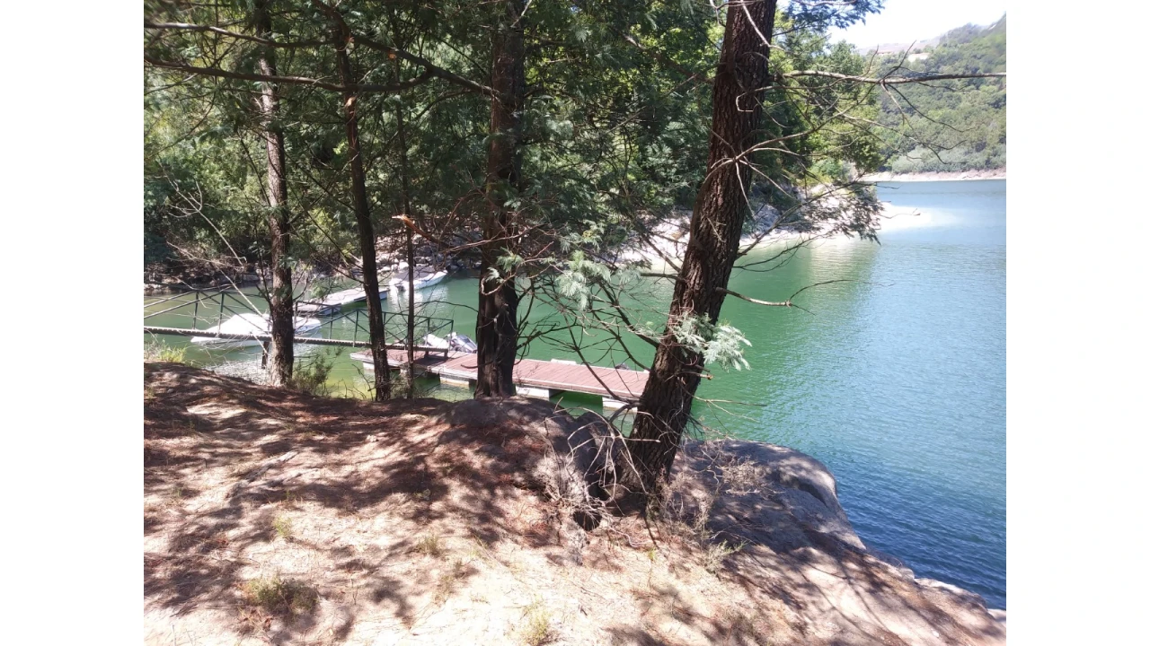 Terreno para Venda em Caniçada e Soengas Foto 9