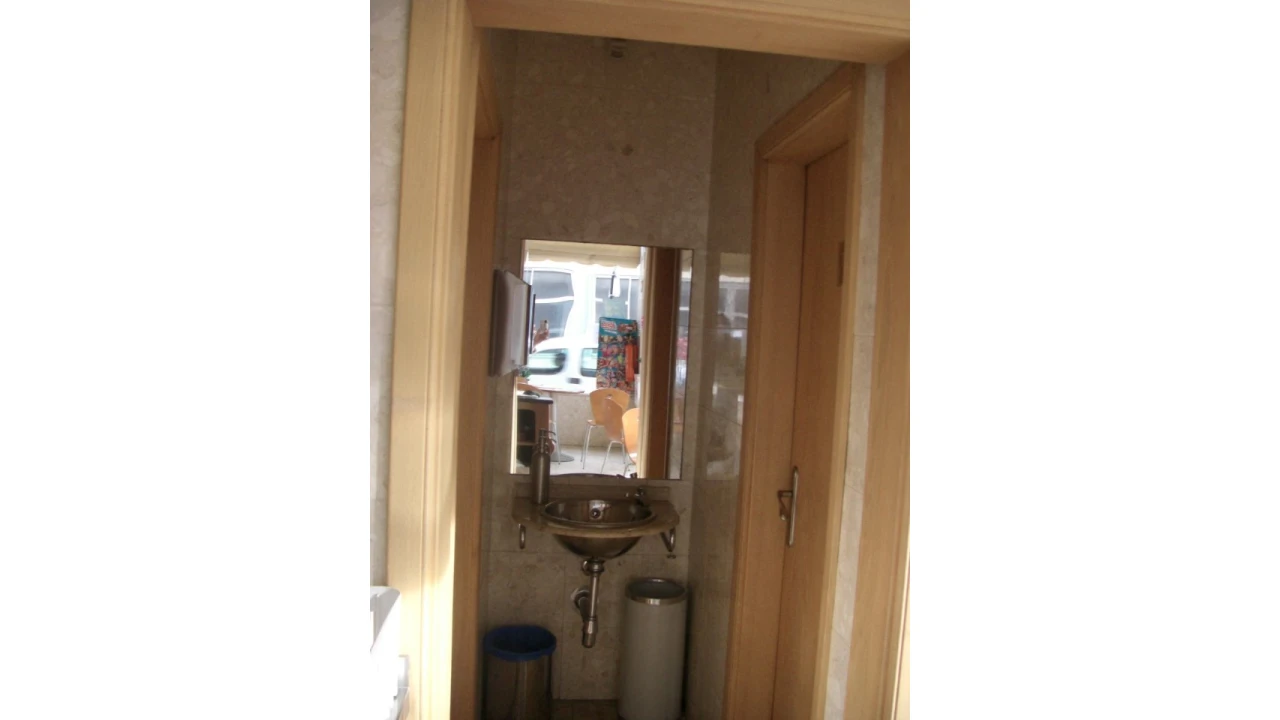 Negócio para Venda em Almada, Cova da Piedade, Pragal e Cacilhas Foto 4