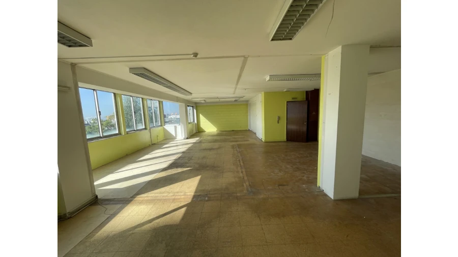 Escritório para Venda em Lordelo do Ouro e Massarelos Foto 2