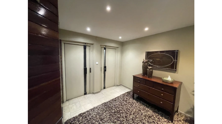 Escritório para Venda em Lordelo do Ouro e Massarelos Foto 4