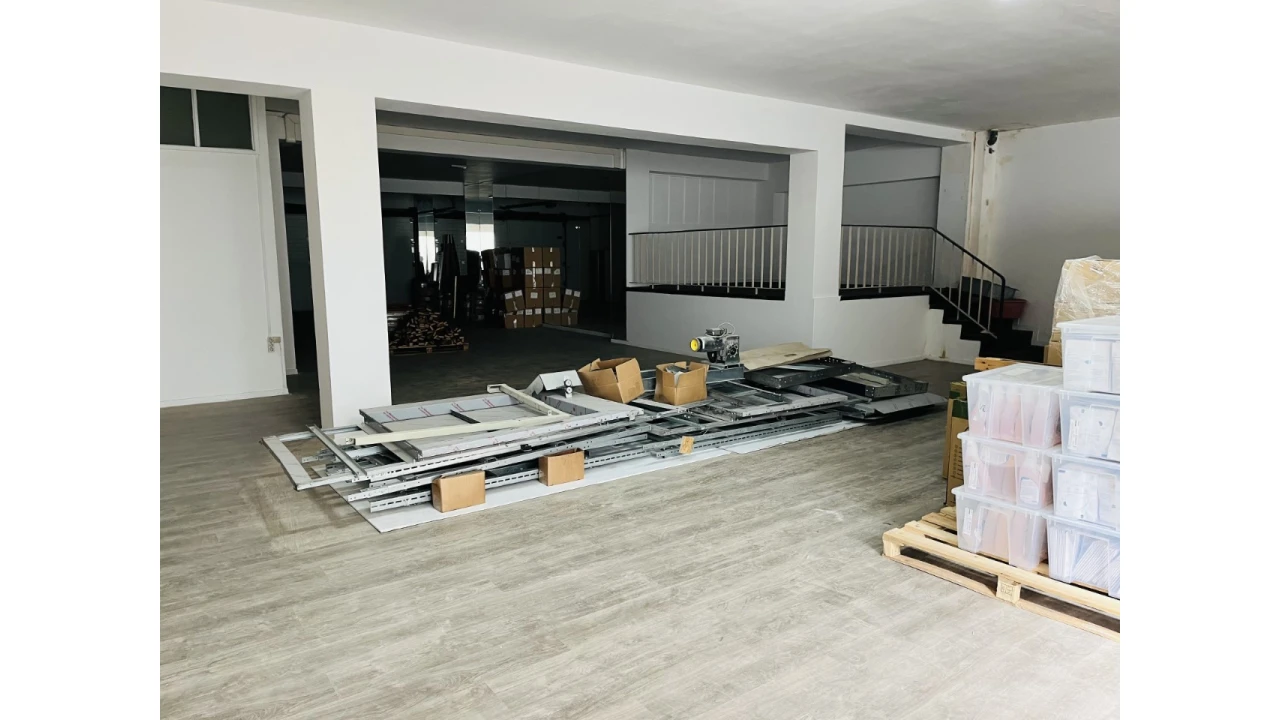 Armazém para Venda em Cedofeita, Santo Ildefonso, Sé, Miragaia, São Nicolau e Vitória Foto 8