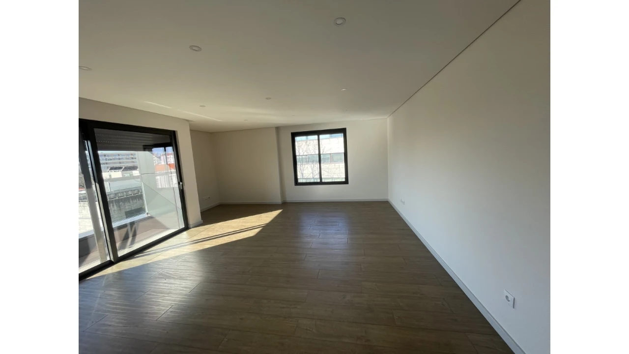 Apartamento T2 para Venda em Cedofeita, Santo Ildefonso, Sé, Miragaia, São Nicolau e Vitória Foto 1