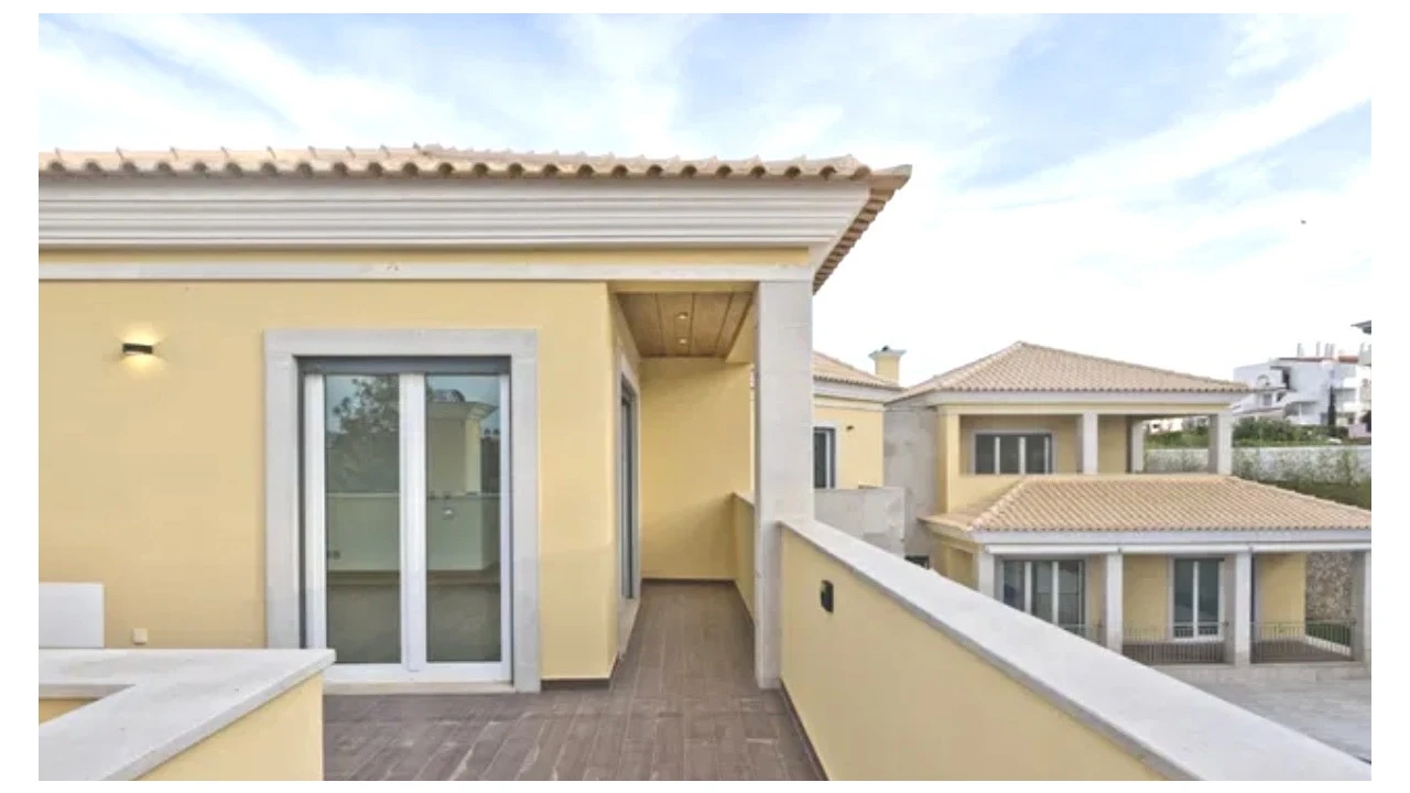 Moradia T4 para Venda em Albufeira e Olhos de Água Foto 19