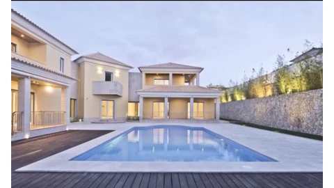 Moradia T4 para Venda em Albufeira e Olhos de Água