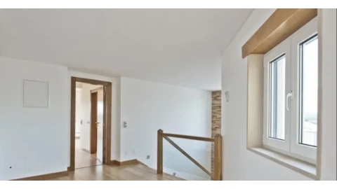 Moradia T4 para Venda em Albufeira e Olhos de Água