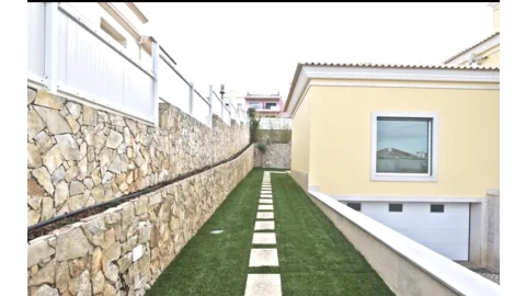 Moradia T4 para Venda em Albufeira e Olhos de Água
