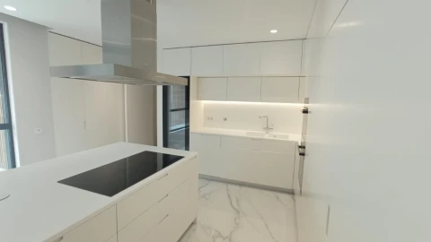Moradia T5 para Venda em Aldoar, Foz do Douro e Nevogilde