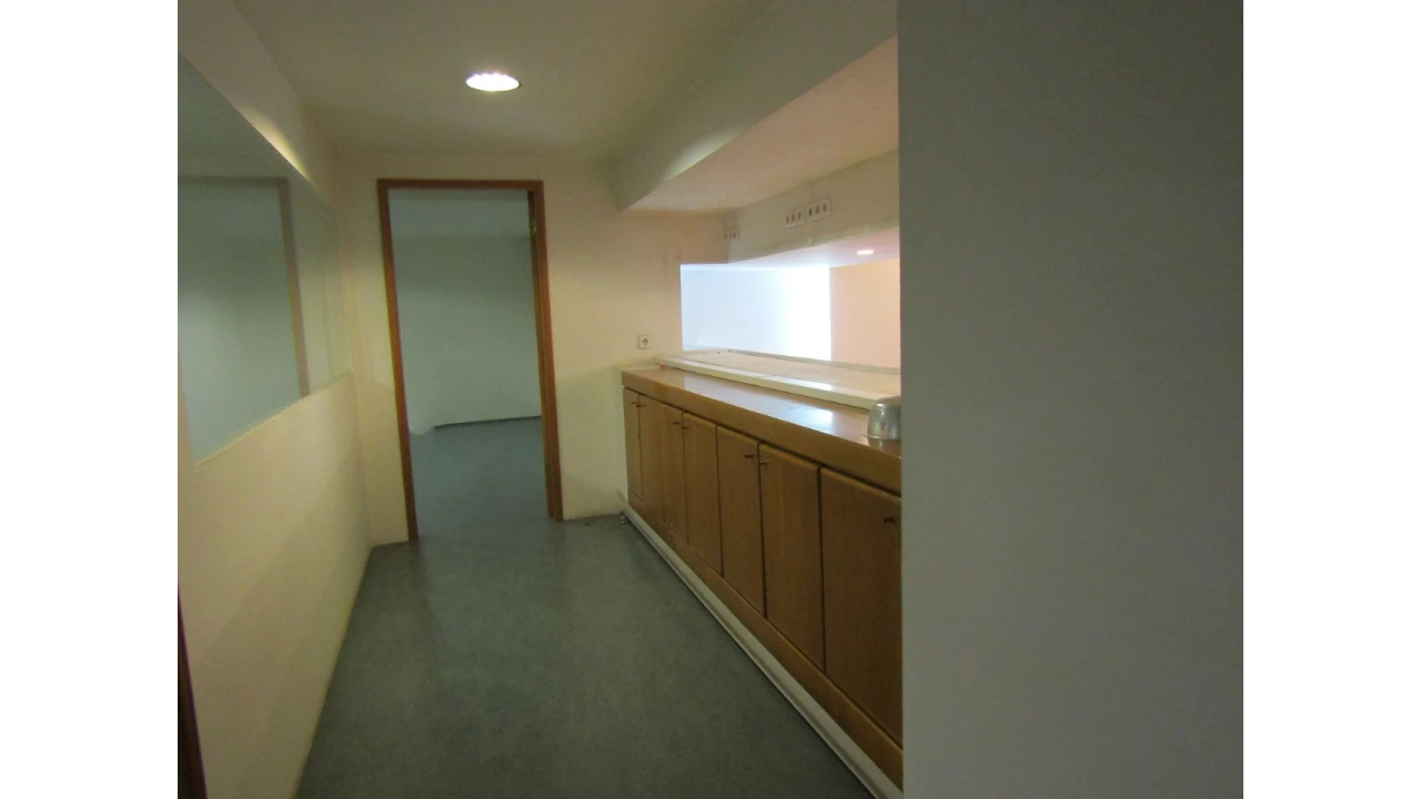 Armazém para Venda em Santo António Foto 6