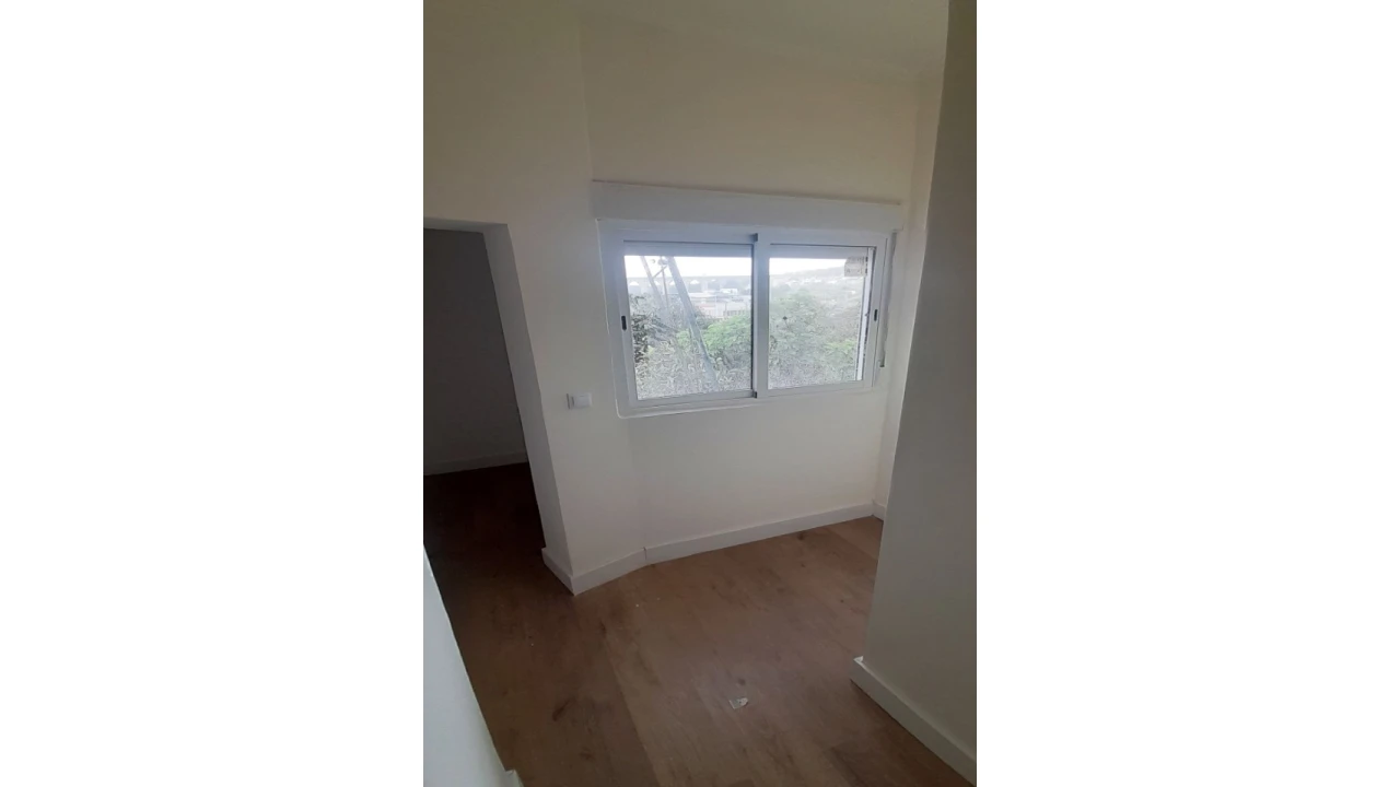 Apartamento T2 para Venda em Campolide Foto 8