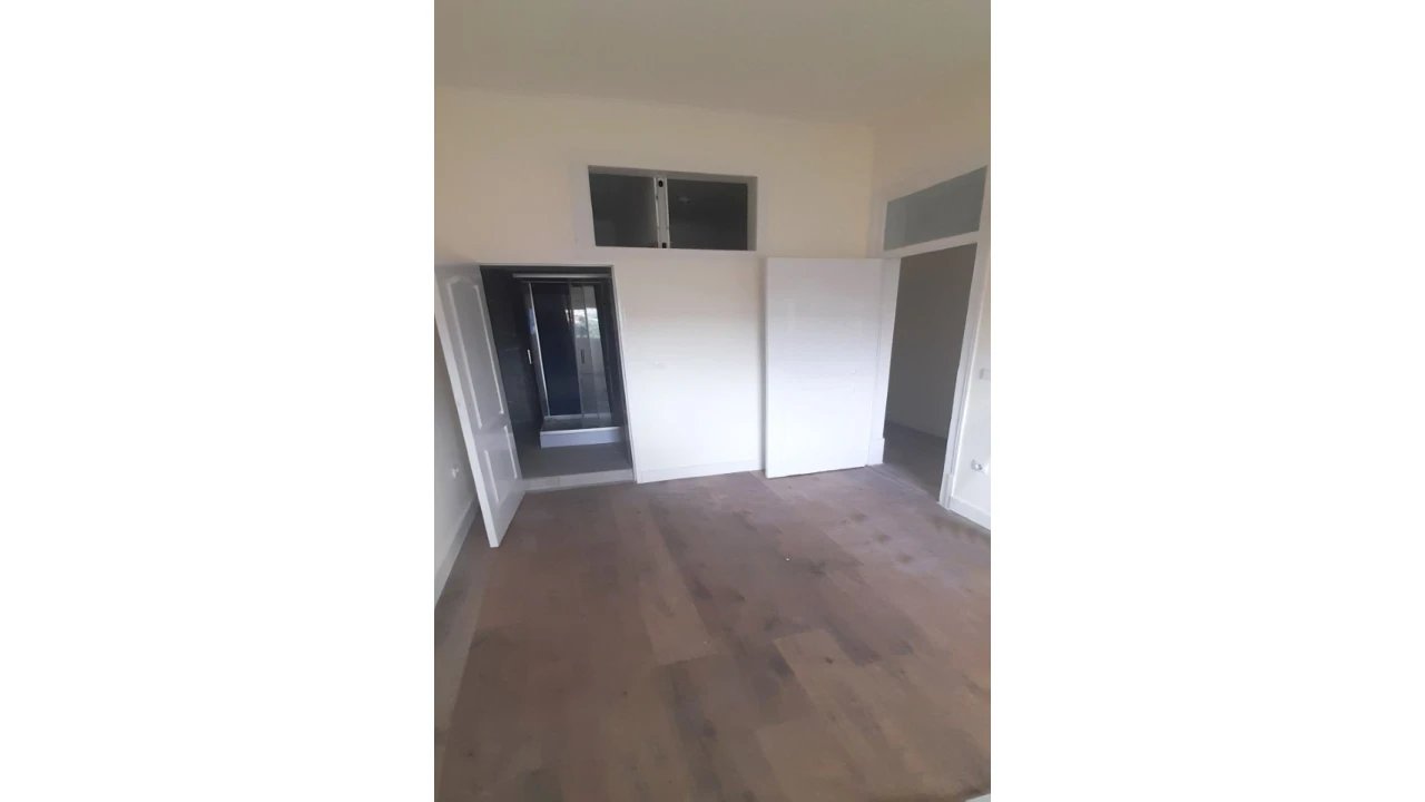 Apartamento T2 para Venda em Campolide Foto 10