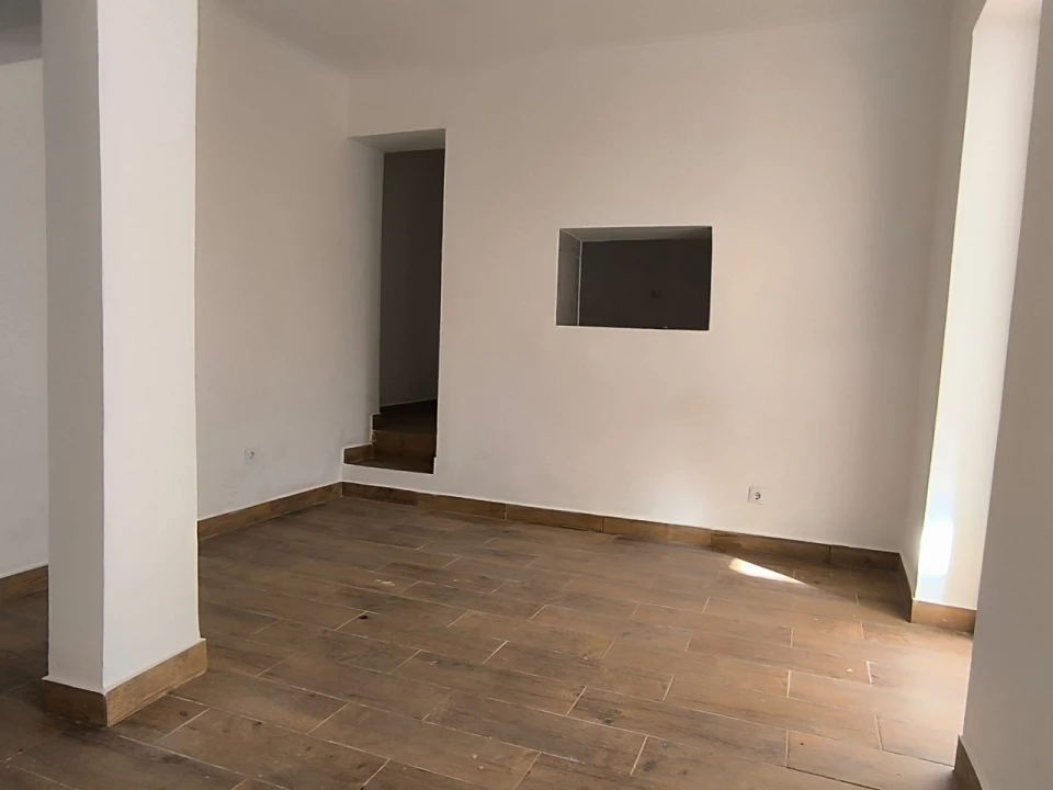 Apartamento T2 para Venda em Campolide Foto 11
