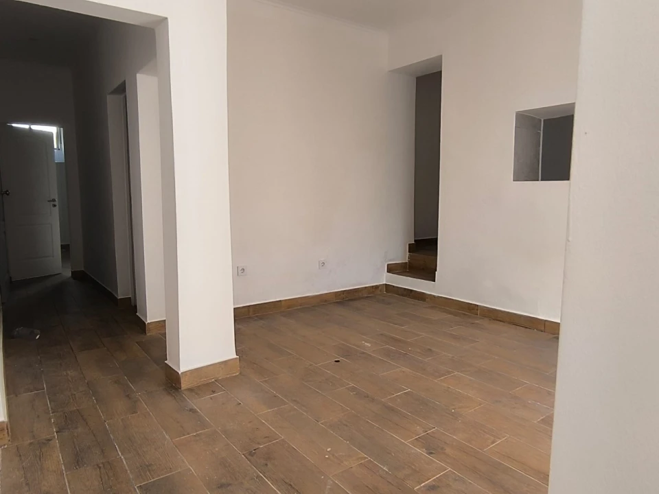 Apartamento T2 para Venda em Campolide Foto 13