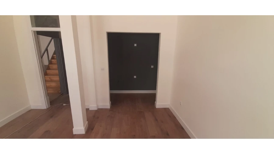 Apartamento T2 para Venda em Campolide Foto 4