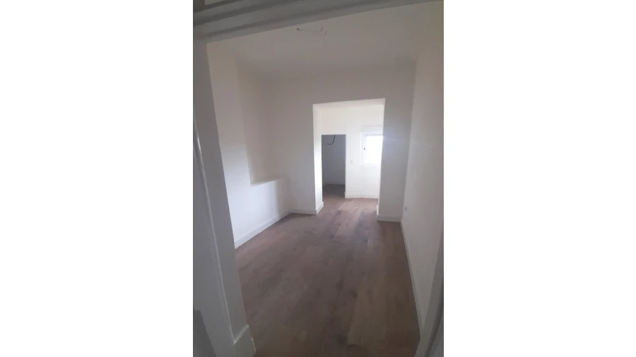 Apartamento T2 para Venda em Campolide Foto 7
