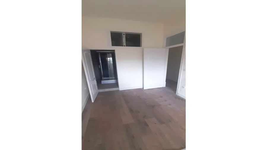 Apartamento T2 para Venda em Campolide Foto 10