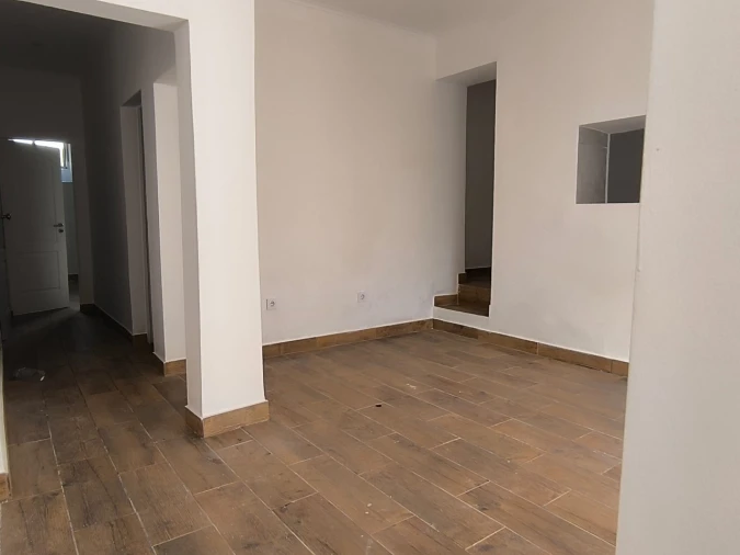 Apartamento T2 para Venda em Campolide Foto 13