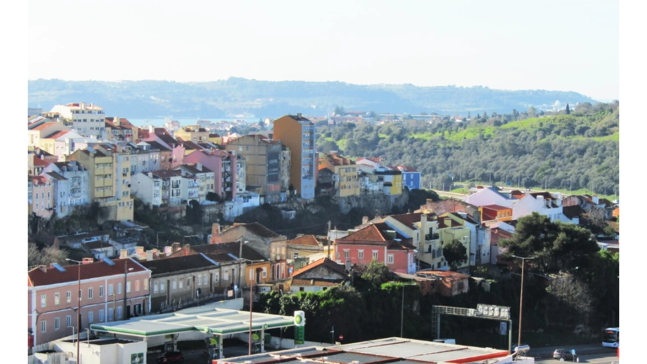 Prédio para Venda em Campolide Foto 7