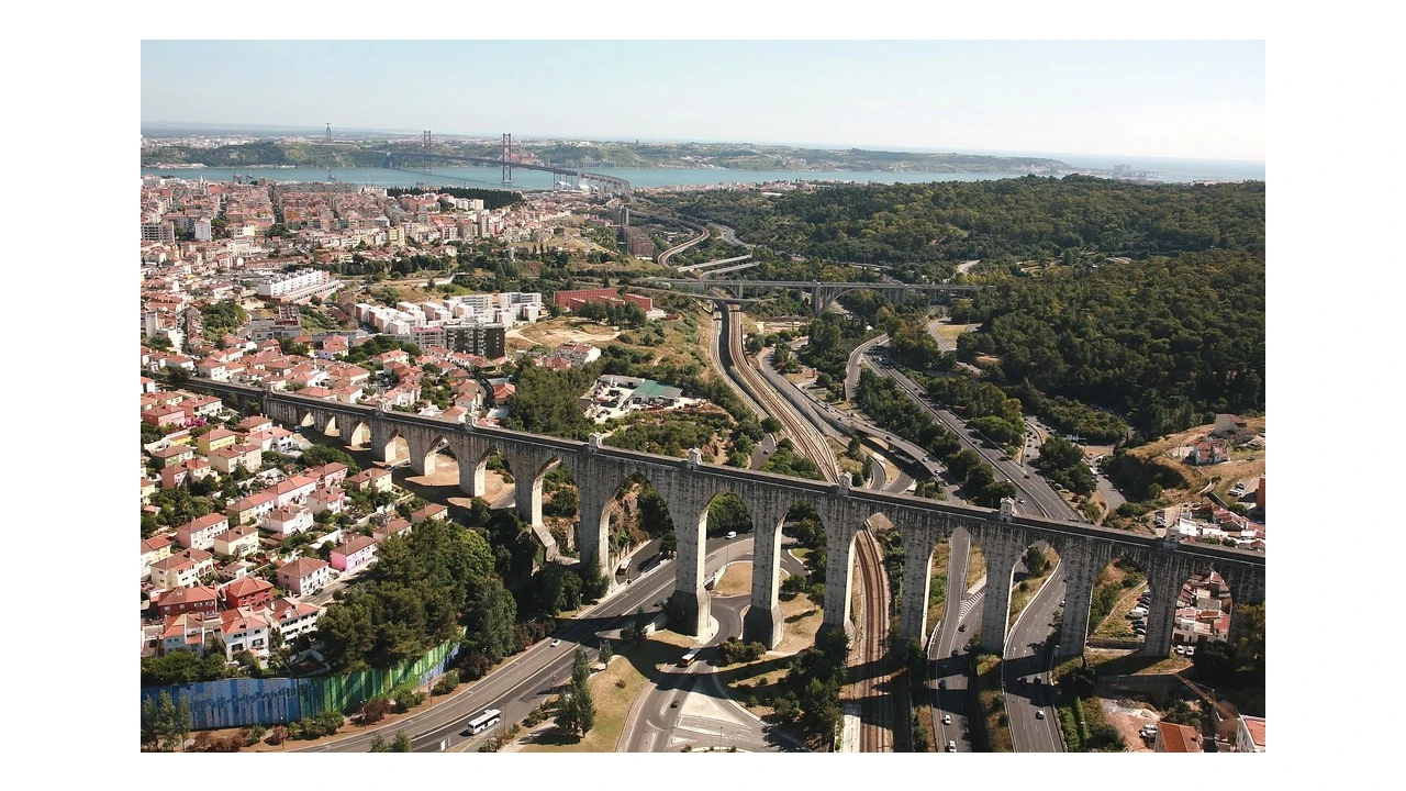 Prédio para Venda em Campolide Foto 5