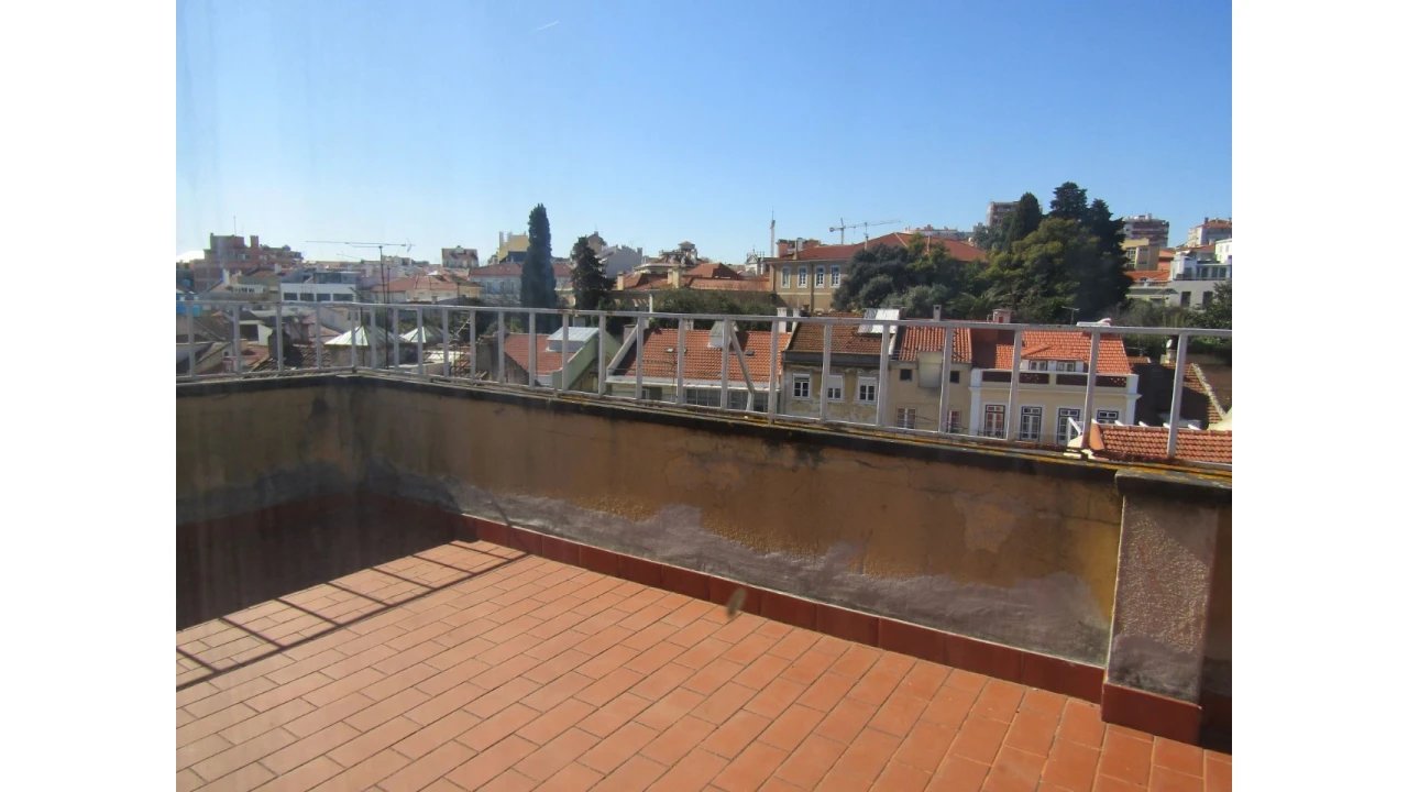 Apartamento T5 para Venda em Arroios Foto 3