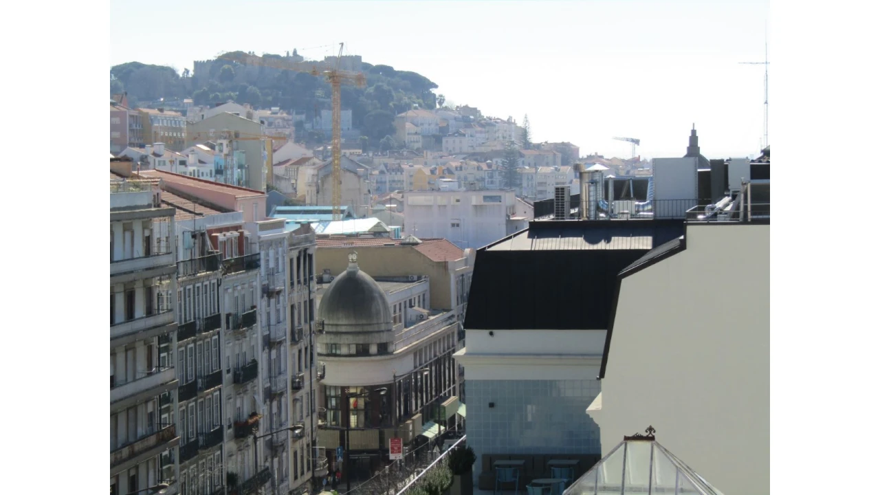 Apartamento T6 para Venda em Arroios Foto 3