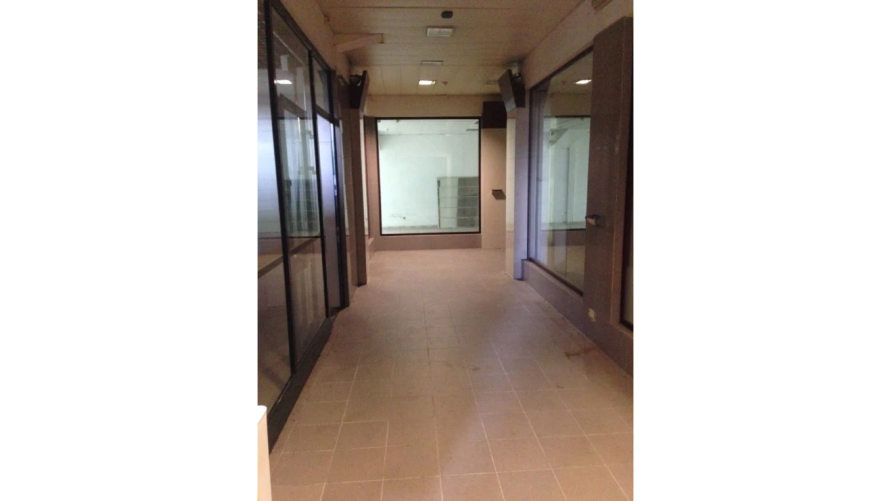 Negócio para Venda em Póvoa de Santa Iria e Forte da Casa Foto 2