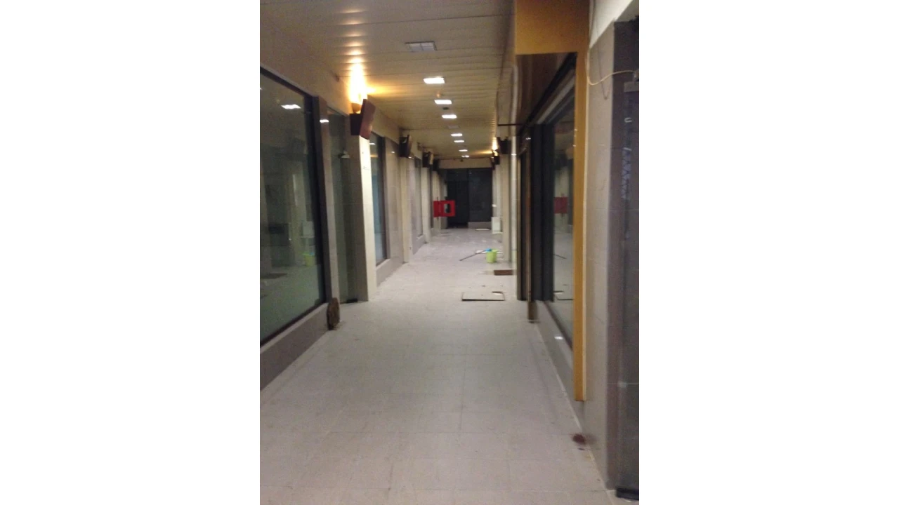 Negócio para Venda em Póvoa de Santa Iria e Forte da Casa Foto 4