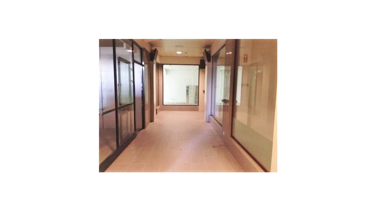 Negócio para Venda em Póvoa de Santa Iria e Forte da Casa Foto 1