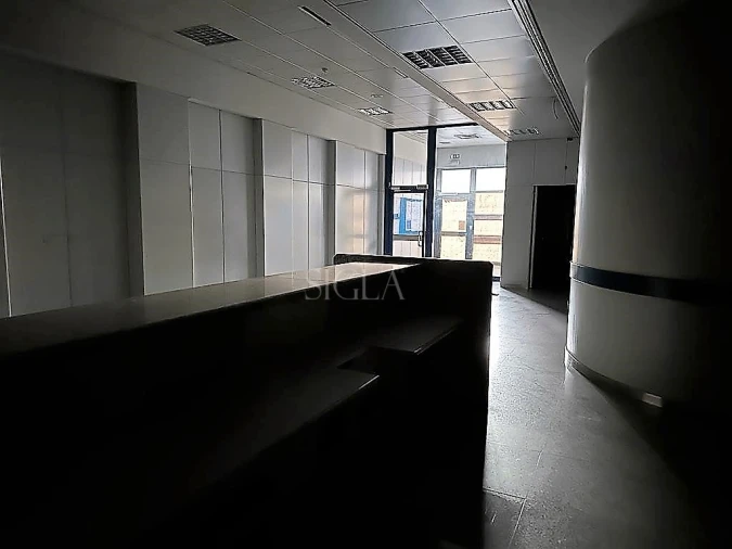 Loja para Arrendamento em Mafamude e Vilar do Paraíso Foto 2