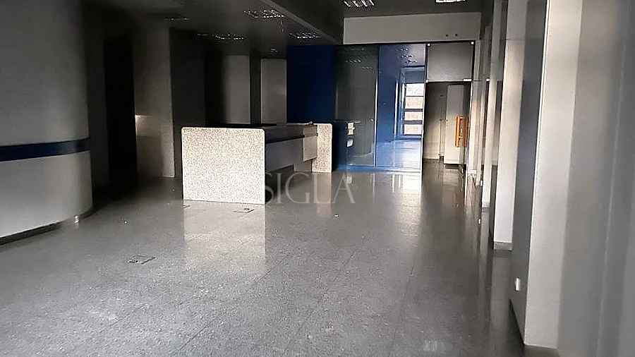 Loja para Arrendamento em Mafamude e Vilar do Paraíso
