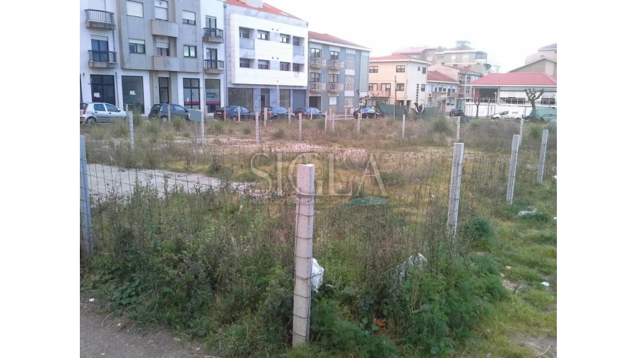 Terreno para Venda em Espinho Foto 2