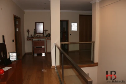 Moradia T5 para Venda em Gondomar (São Cosme), Valbom e Jovim