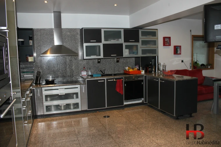 Moradia T5 para Venda em Gondomar (São Cosme), Valbom e Jovim Foto 3