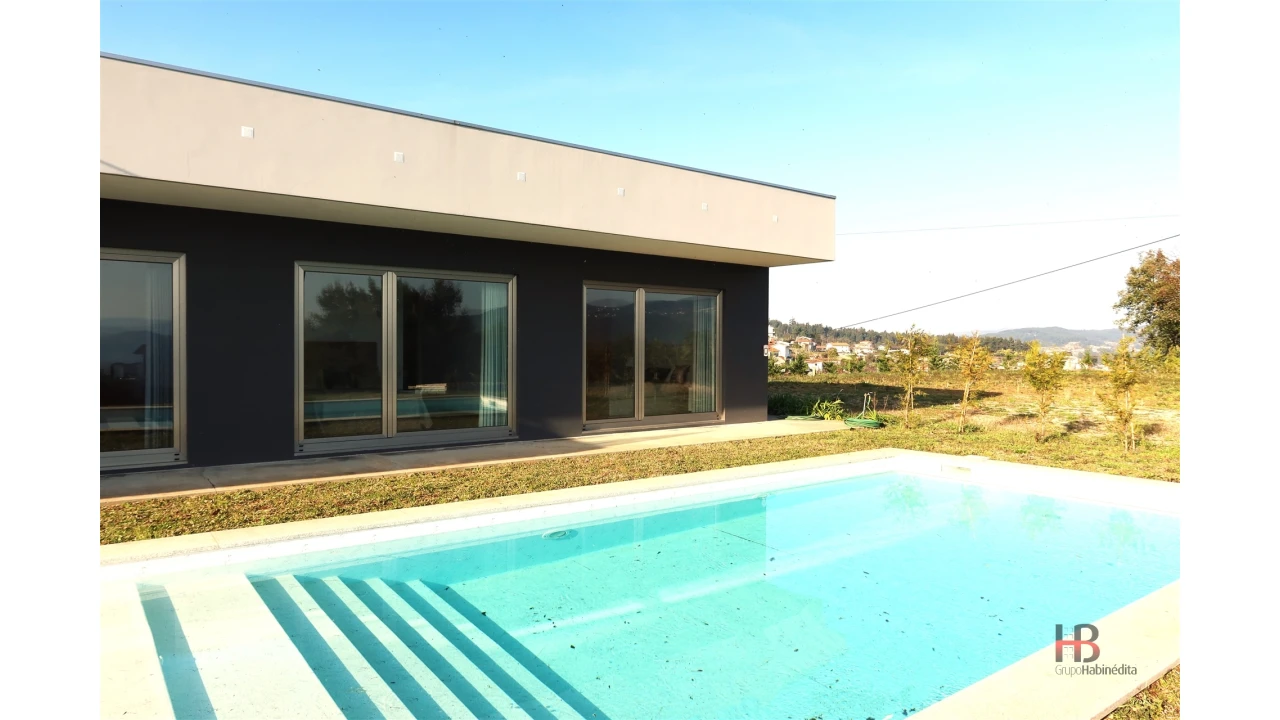 Quinta T4 para Venda em Sobrado e Bairros Foto 3