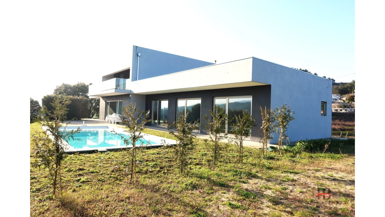 Quinta T4 para Venda em Sobrado e Bairros Foto 6