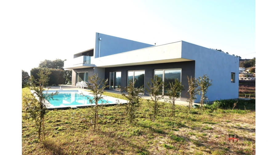 Quinta T4 para Venda em Sobrado e Bairros Foto 6