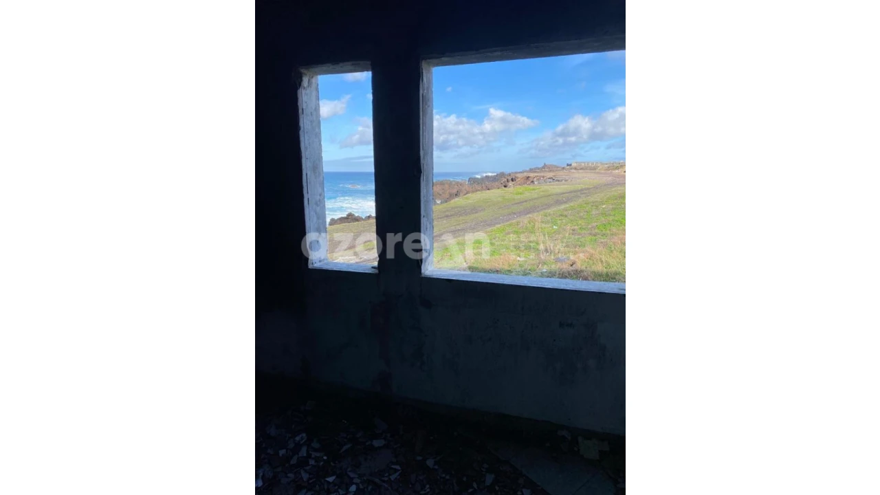 Armazém para Venda em Rabo de Peixe Foto 18