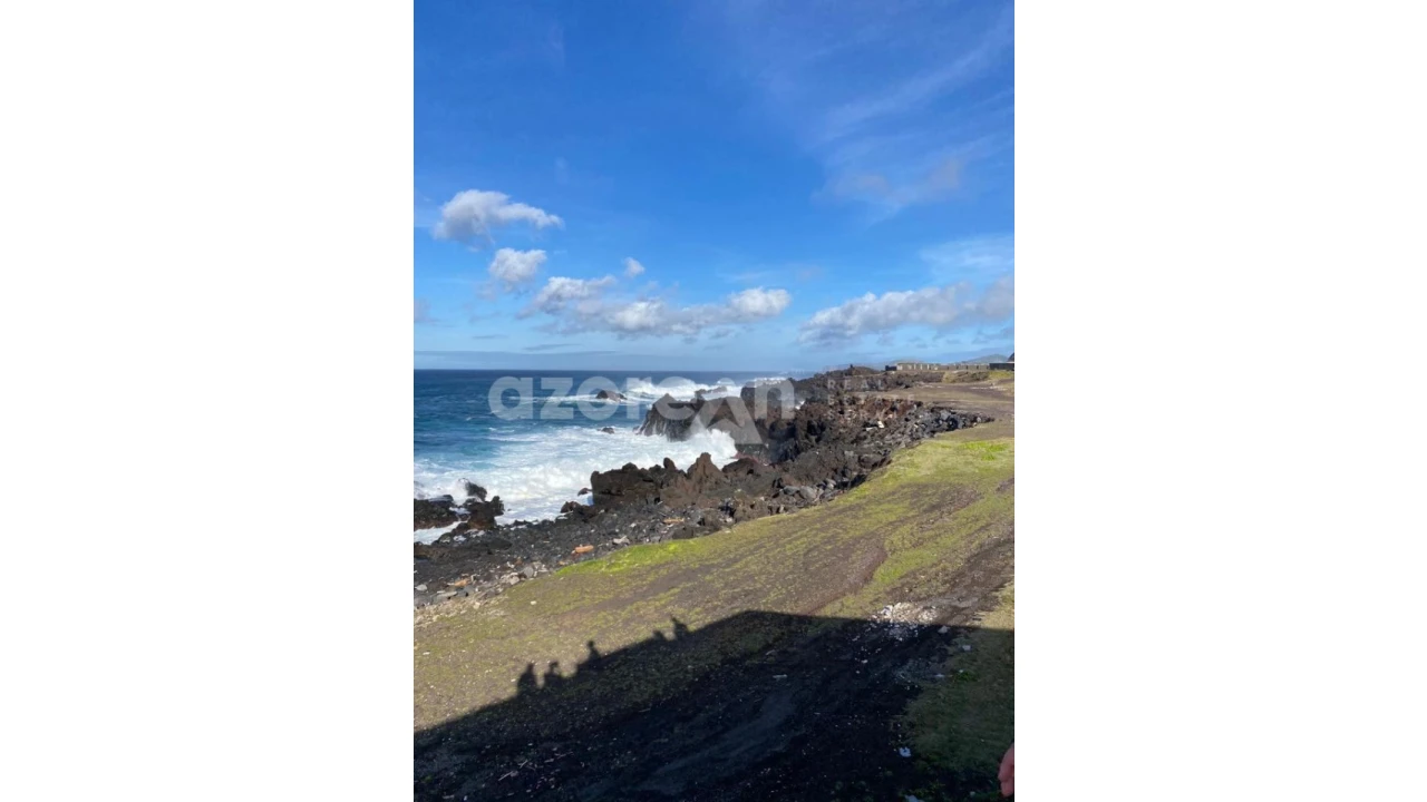 Armazém para Venda em Rabo de Peixe Foto 22