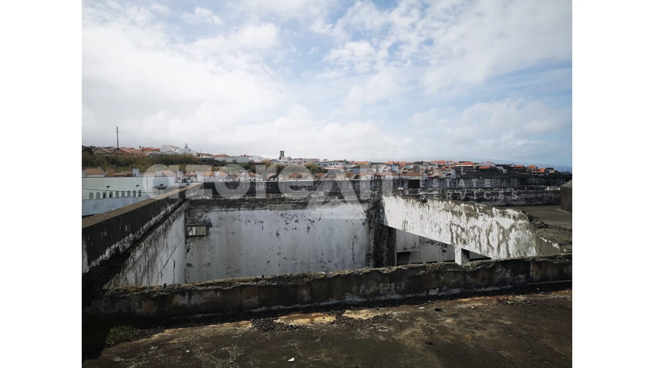 Armazém para Venda em Rabo de Peixe Foto 10