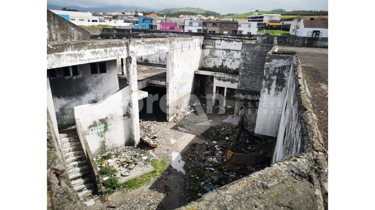 Armazém para Venda em Rabo de Peixe Foto 12
