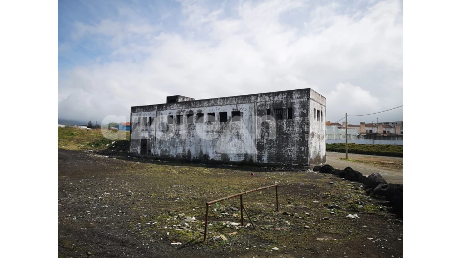 Armazém para Venda em Rabo de Peixe Foto 4